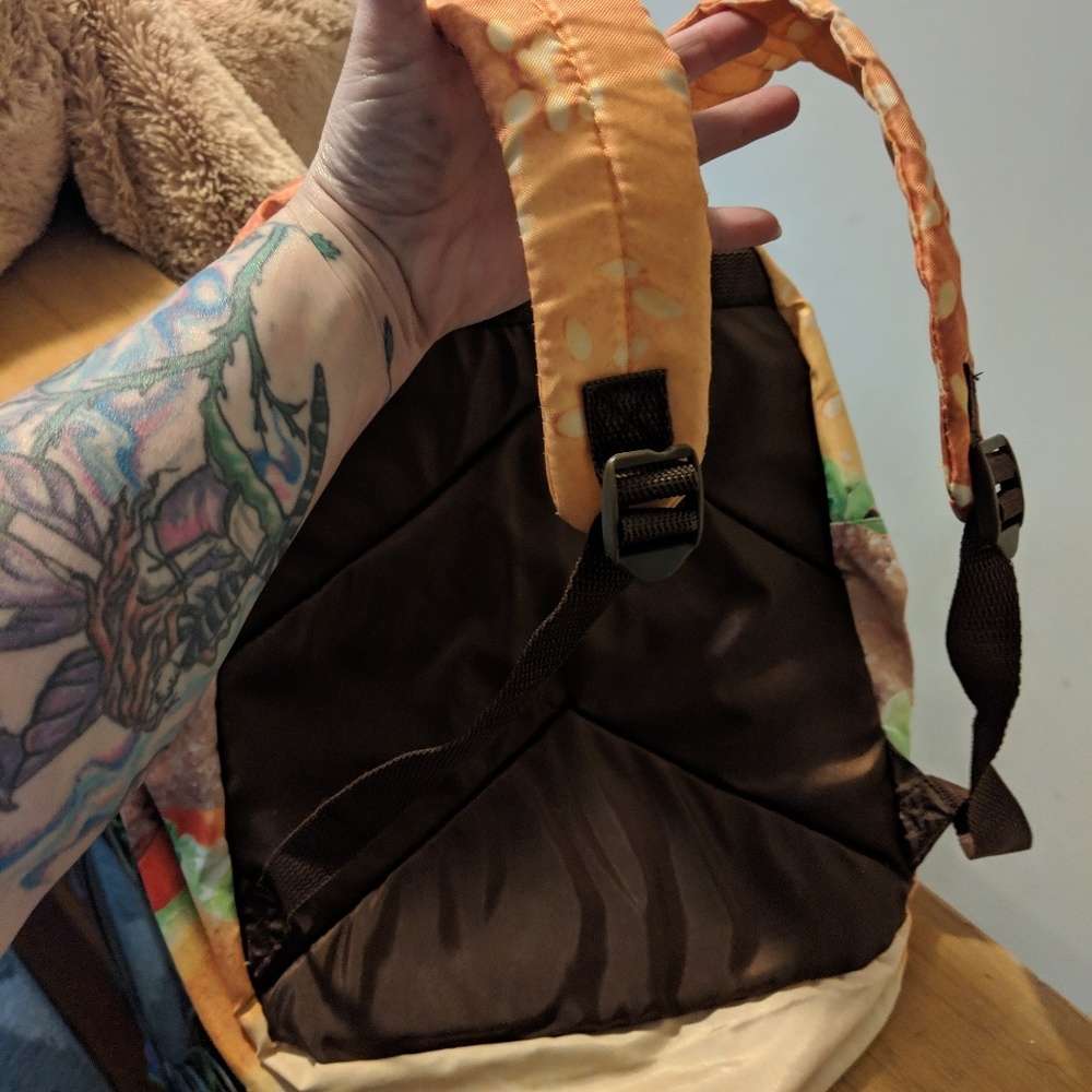 Back pack - Picture 3 of 3